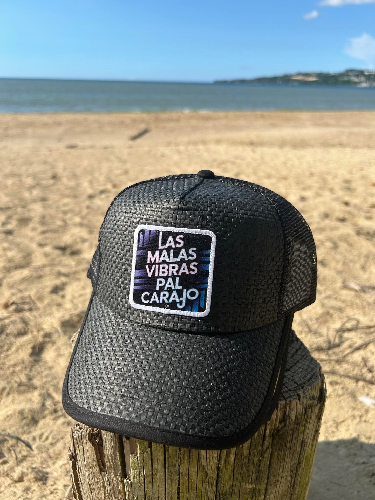 Gorra en paja "Las malas vibras para el cara"
