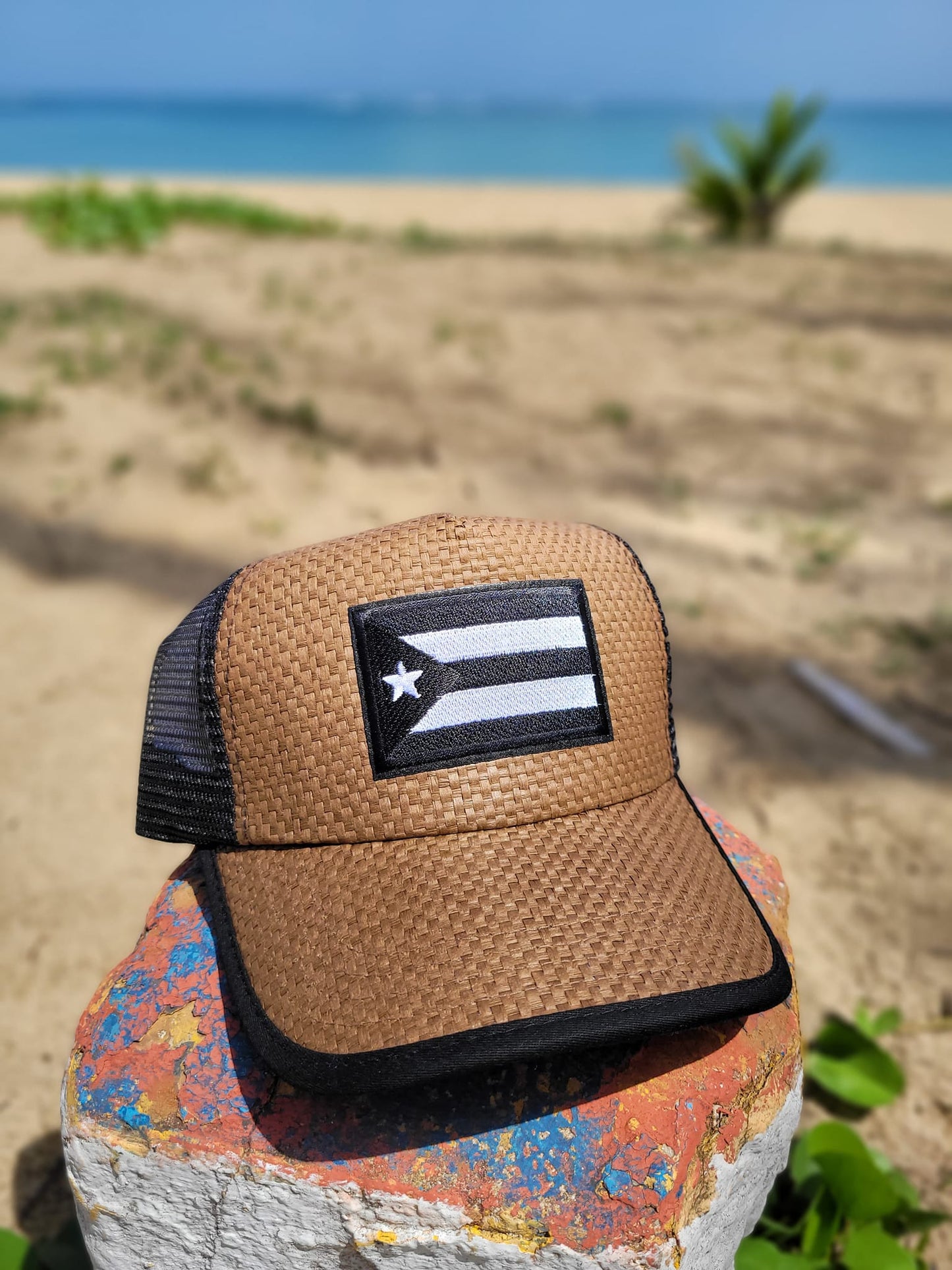 Gorra de Paja " Bandera Blanca y Negra"