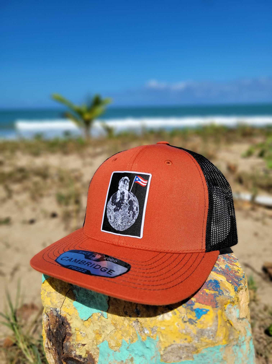 Gorra de Tela "Boricua en la luna"