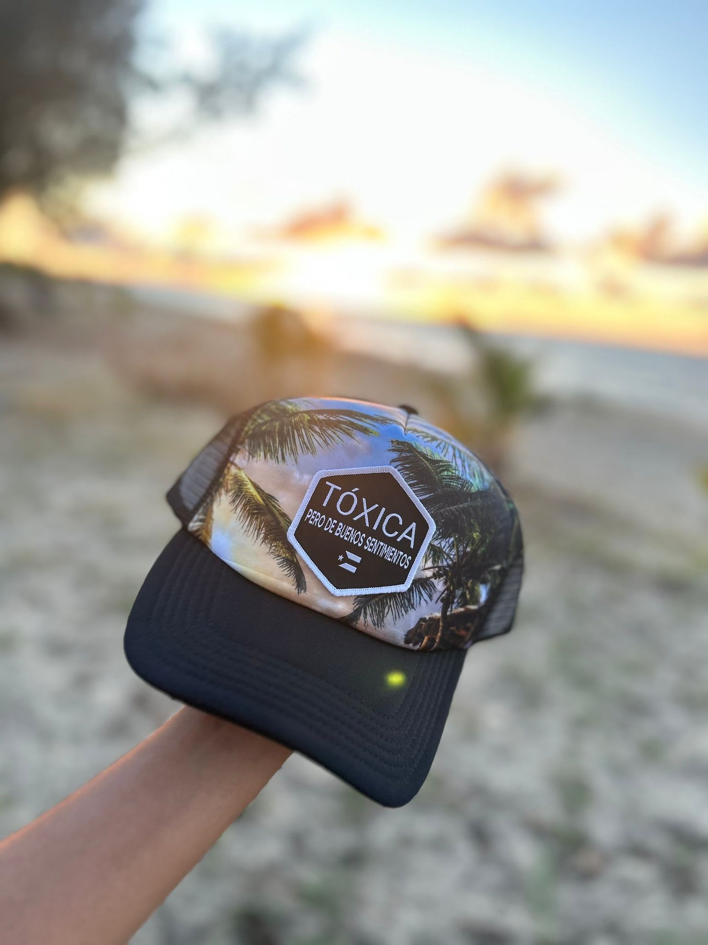Foam trucker hat "Tóxica pero de buenos sentimientos"