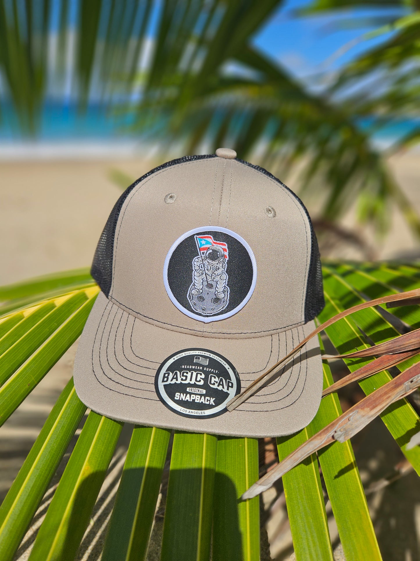 Gorra de niño "Boricua en la luna"