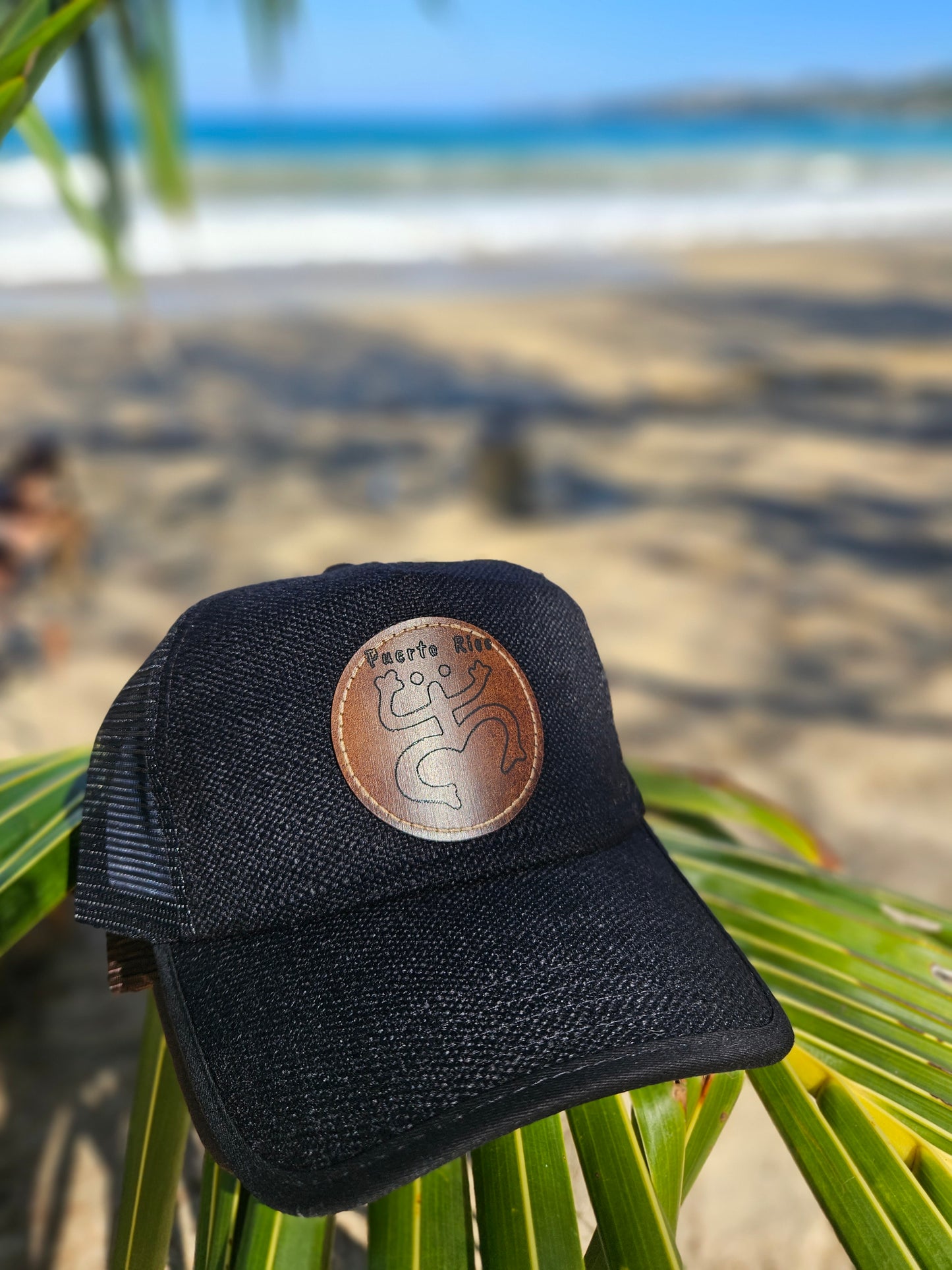 Coqui taino en leather